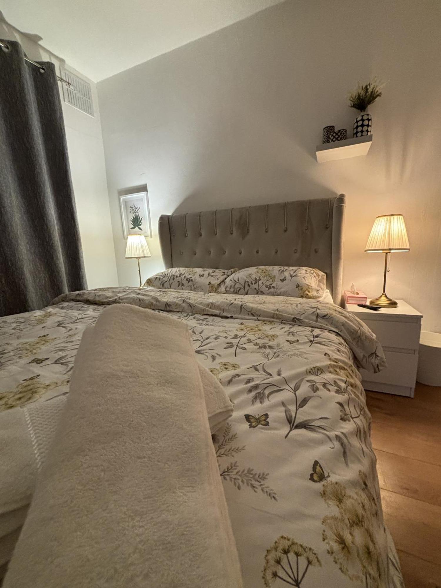 Charming And Cosy London Home, Garden, Parking & Family Fun Митчам Экстерьер фото