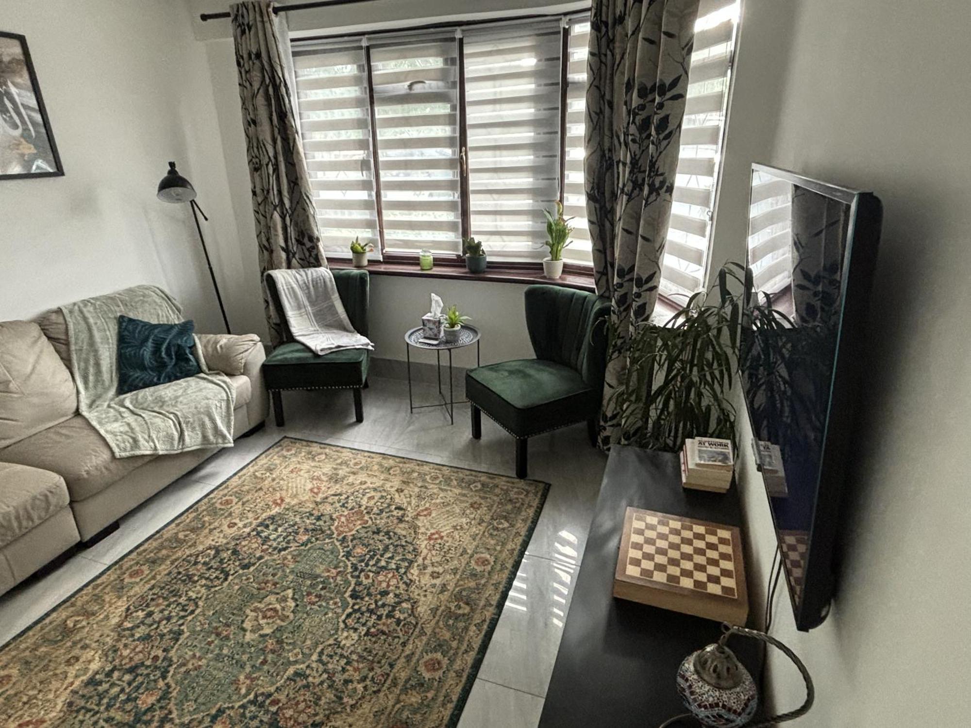Charming And Cosy London Home, Garden, Parking & Family Fun Митчам Экстерьер фото
